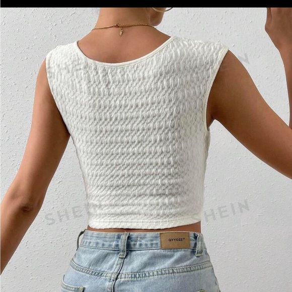 Square neck textured beige cream white crop tank top sleeveless - Picture 2 of 5